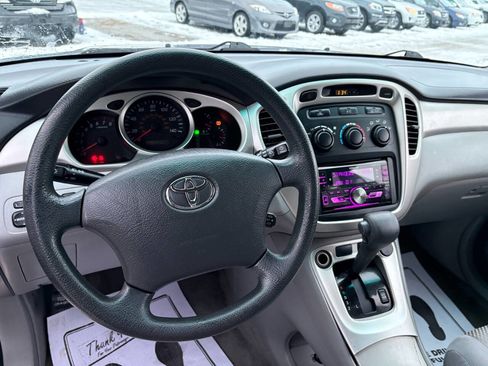 Used 2004 Toyota Highlander 2WD V6 image 6