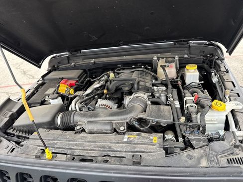 Certified 2022 Jeep Gladiator Sport AWD/4WD image 20