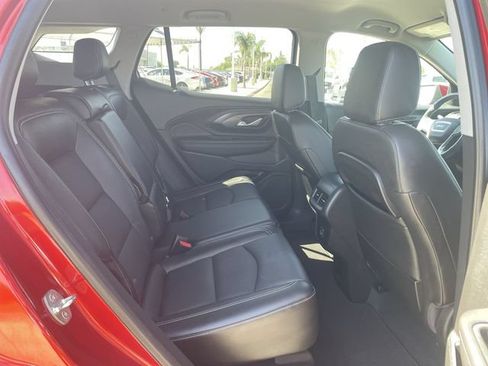 Used 2022 GMC Terrain SLT w/ Infotainment Package II FWD image 27