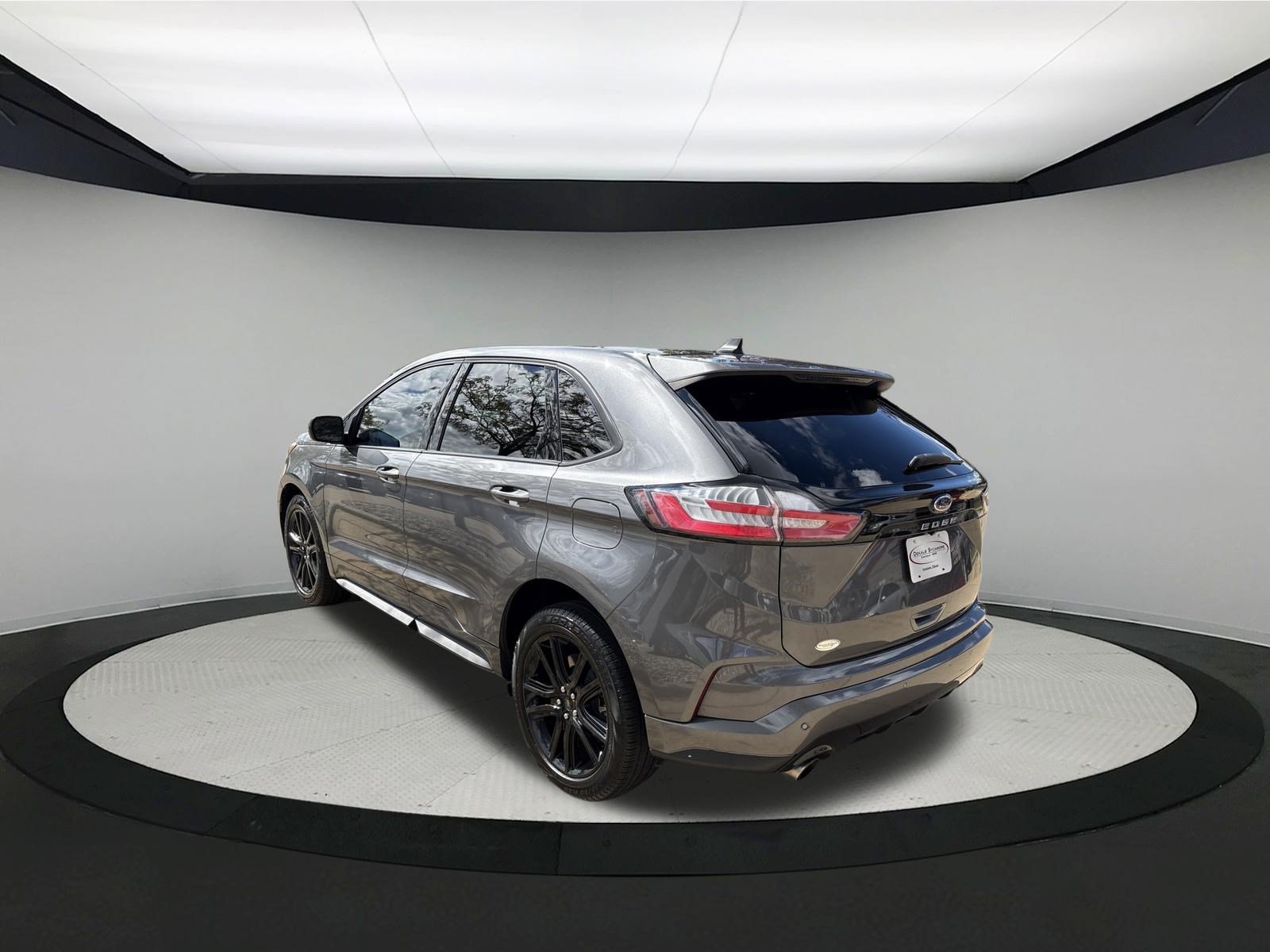 Used 2021 Ford Edge ST-Line AWD/4WD image 3