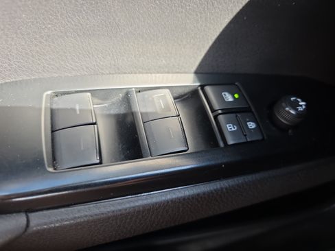 Used 2025 Toyota Camry LE FWD image 25