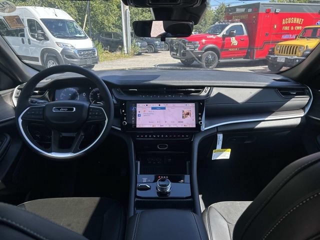 New 2026 Jeep Grand Cherokee Altitude AWD/4WD image 6