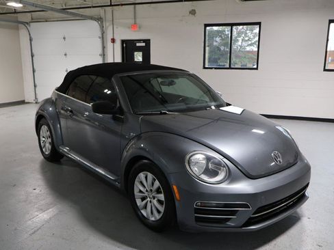 Used 2018 Volkswagen Beetle 2.0T S FWD image 27