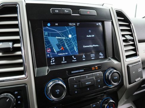 Used 2017 Ford F250 Lariat w/ Chrome Package image 33