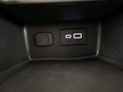 Used 2022 GMC Acadia SLE image 56