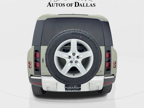 Used 2022 Land Rover Defender 110 SE image 11