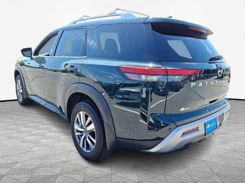 Used 2023 Nissan Pathfinder SL AWD/4WD image 5