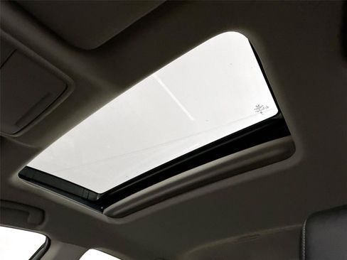 Used 2025 Honda Accord Touring image 6