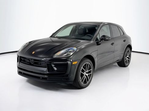 Certified 2025 Porsche Macan AWD/4WD image 1