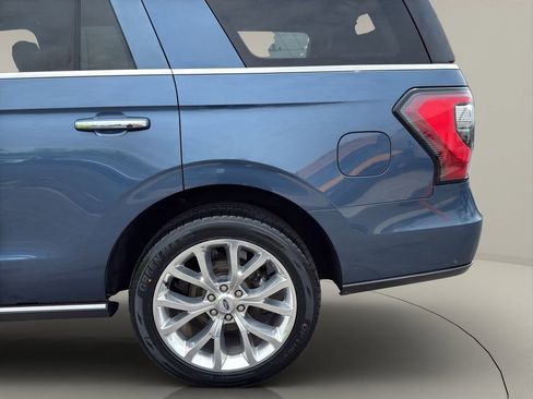 Used 2019 Ford Expedition Limited w/ Equipment Group 302A AWD/4WD image 26