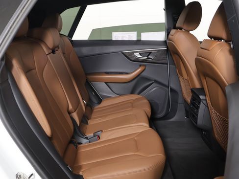 Used 2023 Audi Q8 Premium w/ Convenience Package image 32