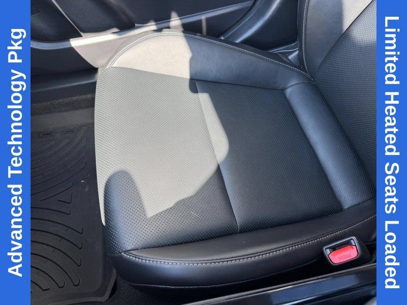 Used 2025 Toyota Prius Limited w/ Limited Premium Package FWD image 26