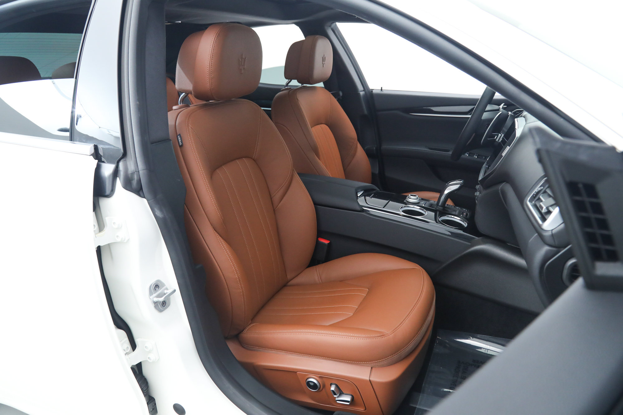 Certified 2023 Maserati Ghibli Modena RWD image 11