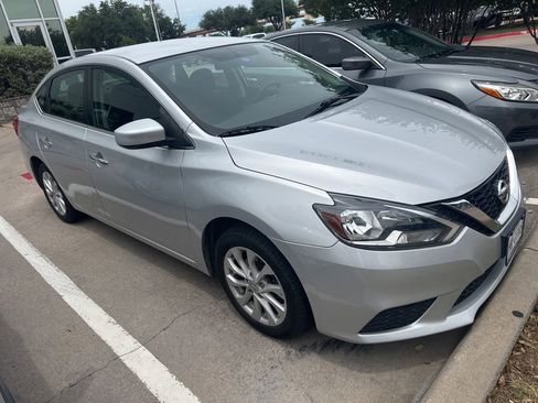 Used 2018 Nissan Sentra SV FWD image 2