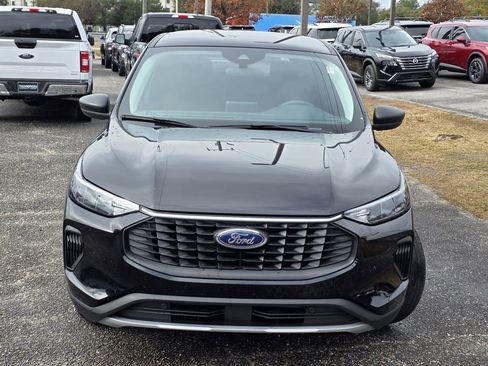 Used 2025 Ford Escape Active AWD/4WD image 2