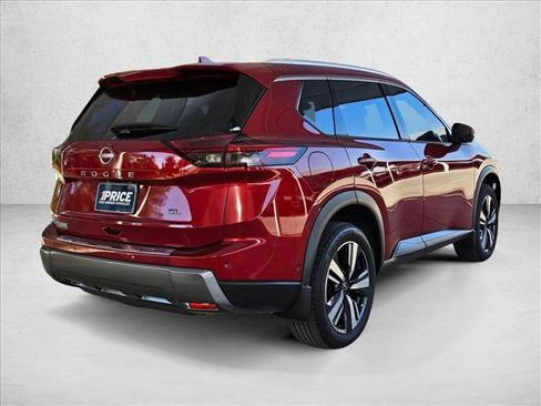 Used 2024 Nissan Rogue SL FWD image 5