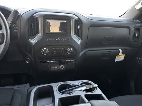 Used 2025 Chevrolet Silverado 1500 Custom image 11