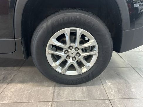 Used 2020 Chevrolet Traverse LT FWD image 5