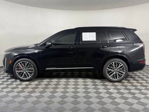 Used 2024 Cadillac XT6 Sport w/ Platinum Package AWD/4WD image 3