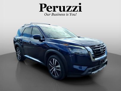 Used 2023 Nissan Pathfinder Platinum