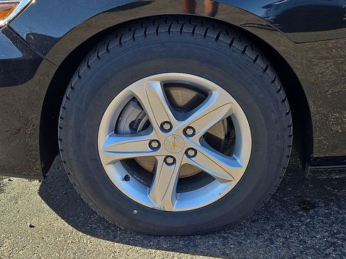 Used 2024 Chevrolet Malibu LS image 11