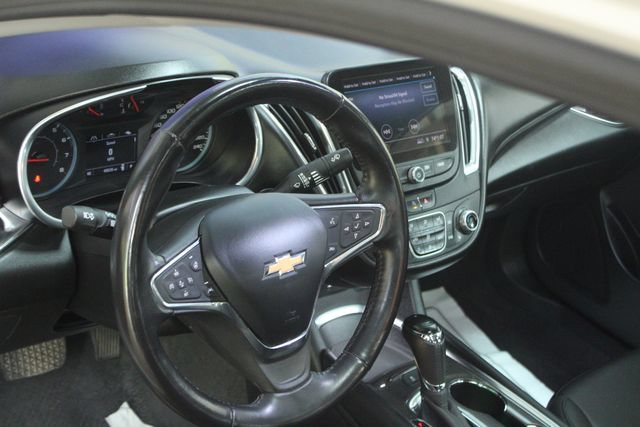 Used 2020 Chevrolet Malibu LT w/ LT Plus Package FWD image 12