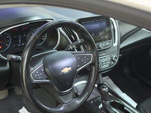 Used 2020 Chevrolet Malibu LT w/ LT Plus Package FWD image 12