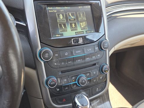 Used 2014 Chevrolet Malibu LT FWD image 26