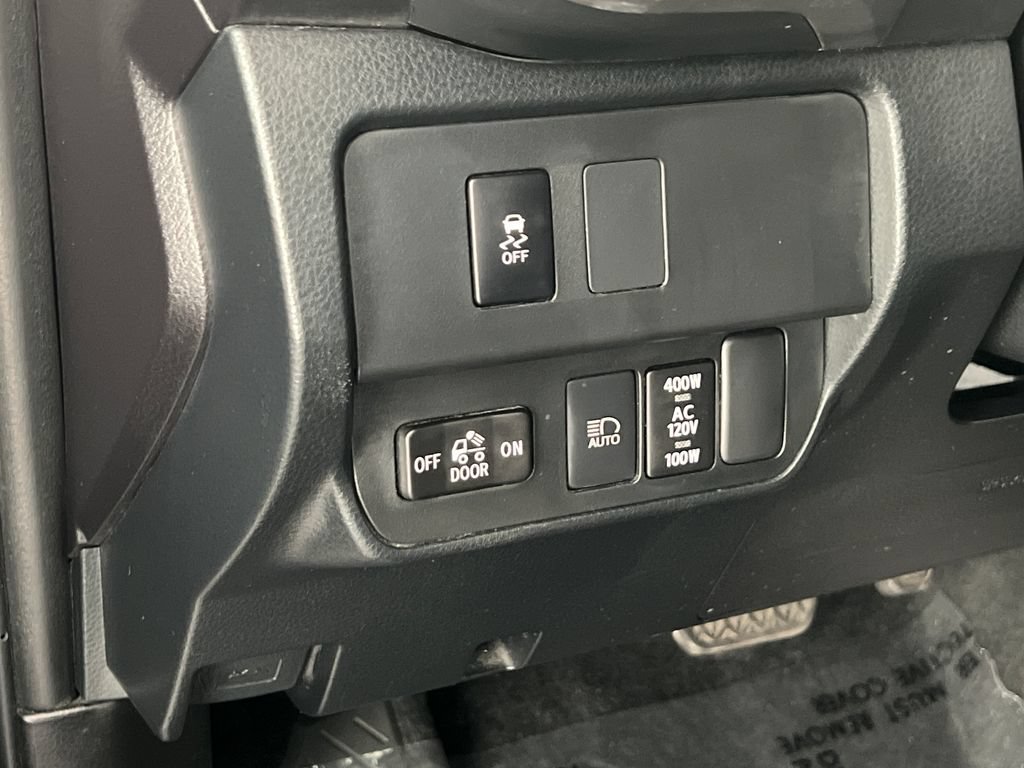 Used 2023 Toyota Tacoma TRD Off-Road AWD/4WD image 31