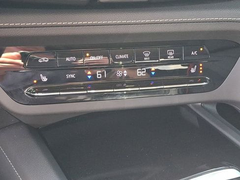 Used 2023 Buick Envision Essence w/ Technology Package I AWD/4WD image 15