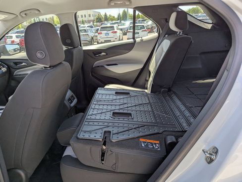 Used 2022 Chevrolet Equinox LS w/ LPO, Floor Liner Package AWD/4WD image 30