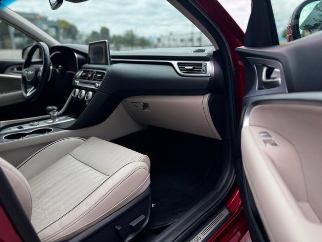 Used 2020 Genesis G70 2.0T w/ Elite Package RWD image 29