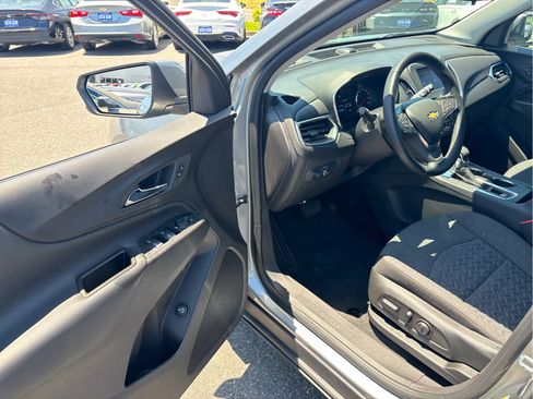 Certified 2024 Chevrolet Equinox LT w/ LPO, Floor Liner Package FWD image 8