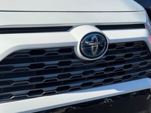 Used 2020 Toyota RAV4 XSE w/ All Weather Liner Package AWD/4WD image 43