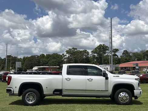 Used 2024 Chevrolet Silverado 3500 High Country w/ High Country Premium Package AWD/4WD image 7