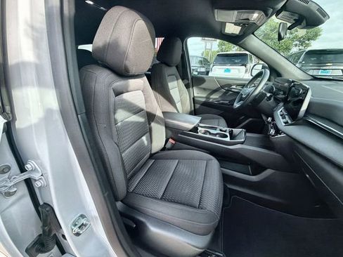 Used 2026 Chevrolet Equinox LT FWD image 27