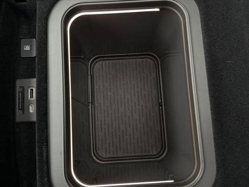 Used 2023 Cadillac Escalade V image 33