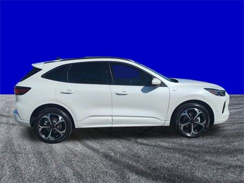 Certified 2023 Ford Escape ST-Line Elite w/ Premium Technology Package image 3