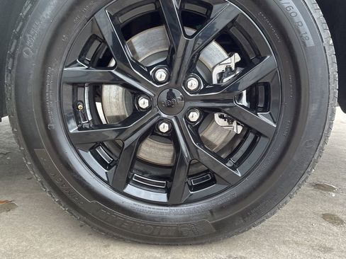 Used 2024 Jeep Grand Cherokee L Laredo image 24