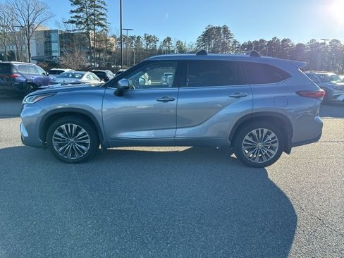 Used 2021 Toyota Highlander Platinum image 5
