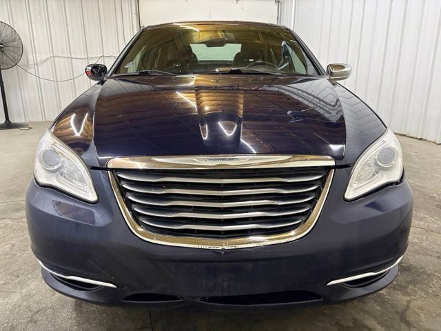 Used 2014 Chrysler 200 Limited FWD image 2