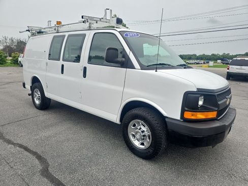 Used 2015 Chevrolet Express 2500 RWD image 4
