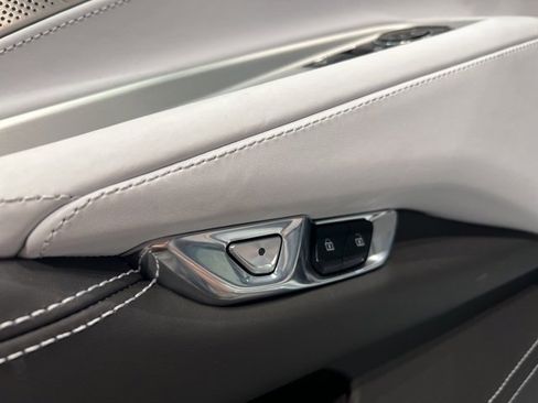 Used 2024 Chevrolet Corvette Stingray Premium Cpe w/ Battery Protection Package image 27