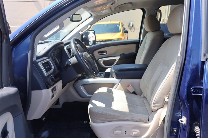 Used 2017 Nissan Titan SV AWD/4WD image 19