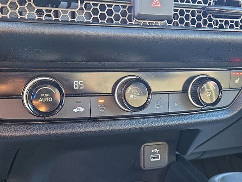 Certified 2025 Honda HR-V Sport image 17