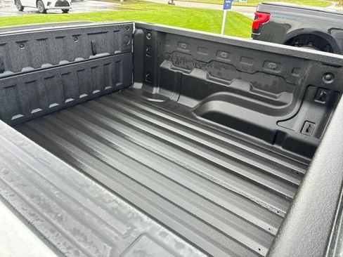 Used 2024 GMC Canyon Denali AWD/4WD image 4