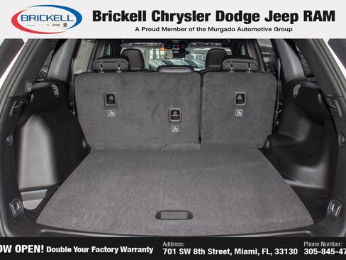 New 2026 Jeep Grand Cherokee Altitude image 9