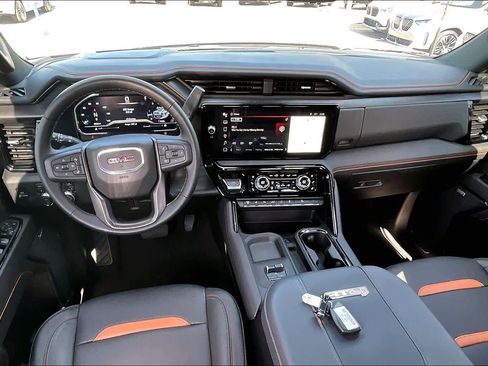 Used 2025 GMC Sierra 2500 AT4 w/ AT4 Premium Plus Package image 15