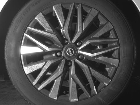 Used 2025 Nissan Altima 2.5 SV FWD image 13