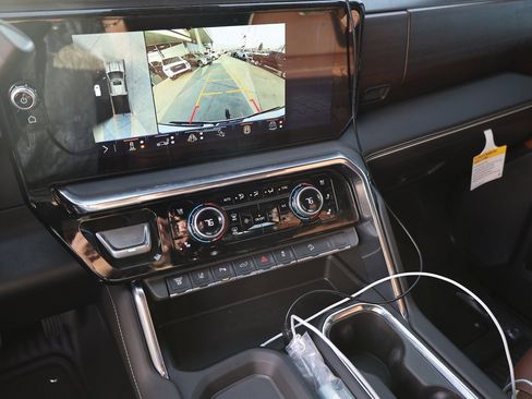 Used 2026 GMC Sierra 3500 Denali Ultimate image 15